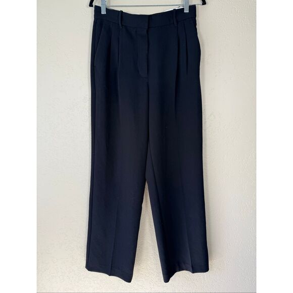 Aritzia The Effortless Pant Crepette in Black - Picture 4 of 8